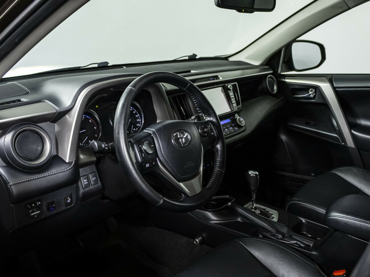 Toyota RAV4 IV (XA40) Рестайлинг, 2017 Фото №8