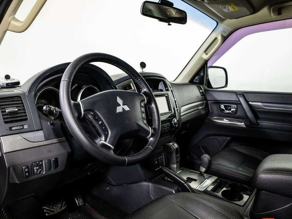 Mitsubishi Pajero, 2015 Фото №11