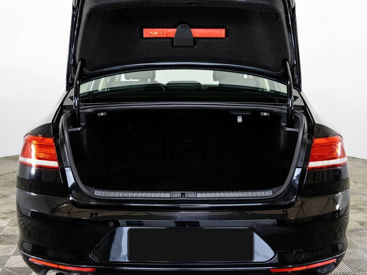 Volkswagen Passat, 2018 Фото №21