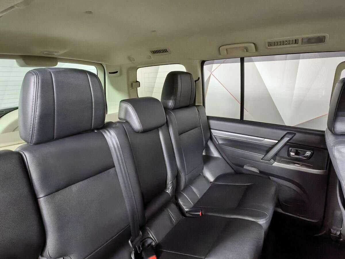 Mitsubishi Pajero, 2015 Фото №13