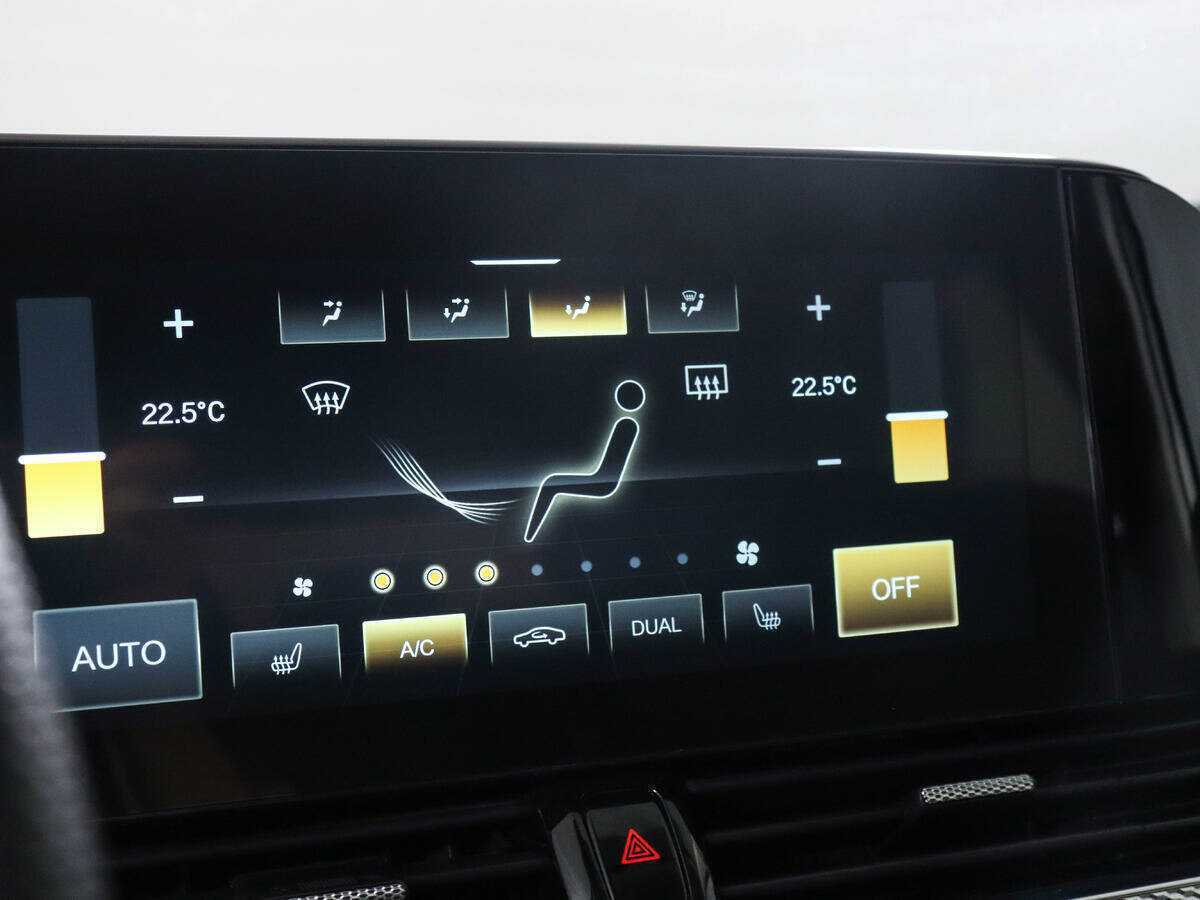 FAW Bestune B70, 2023 Фото №15