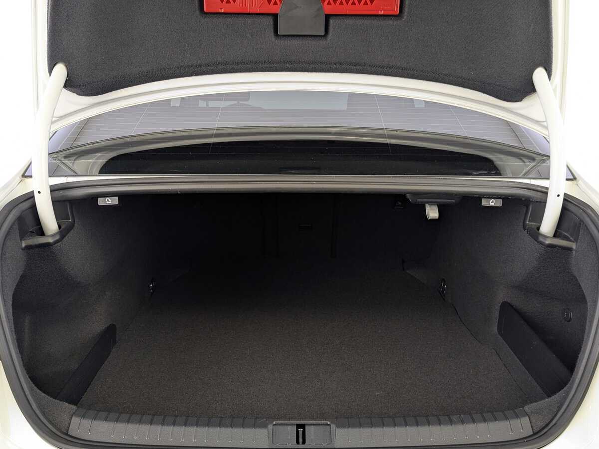 Volkswagen Passat, 2019 Фото №10