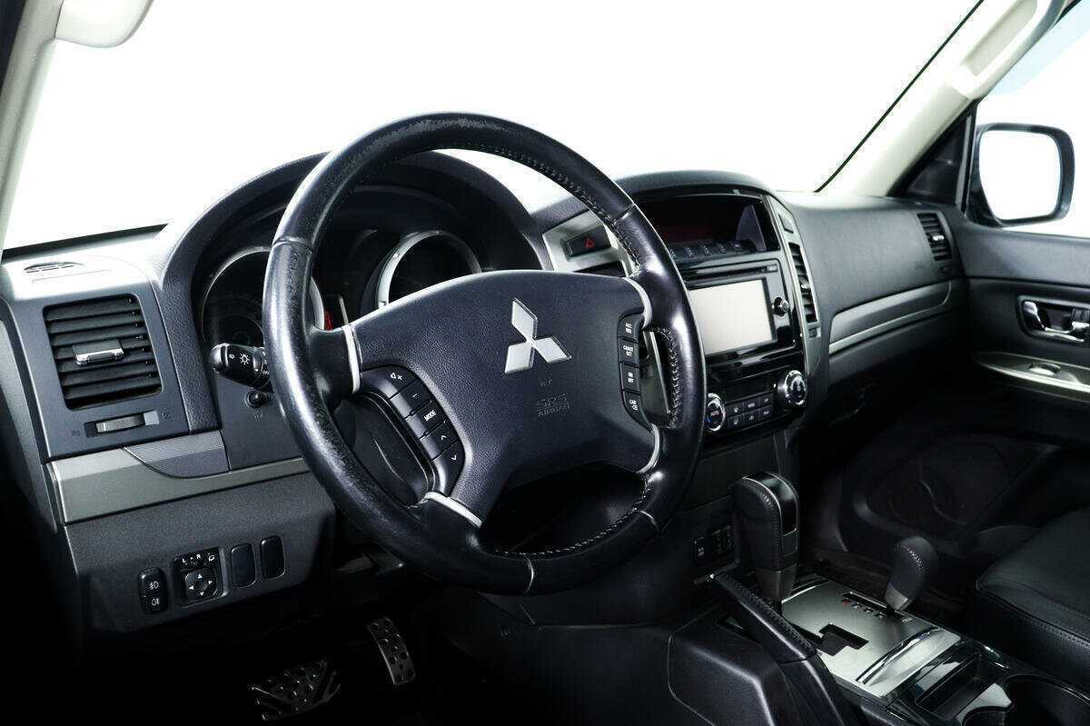 Mitsubishi Pajero, 2018 Фото №13