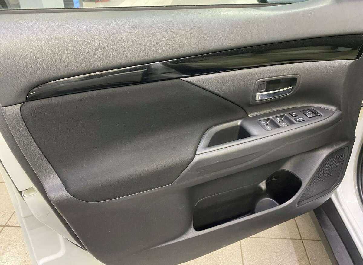 Mitsubishi Outlander, 2021 Фото №8