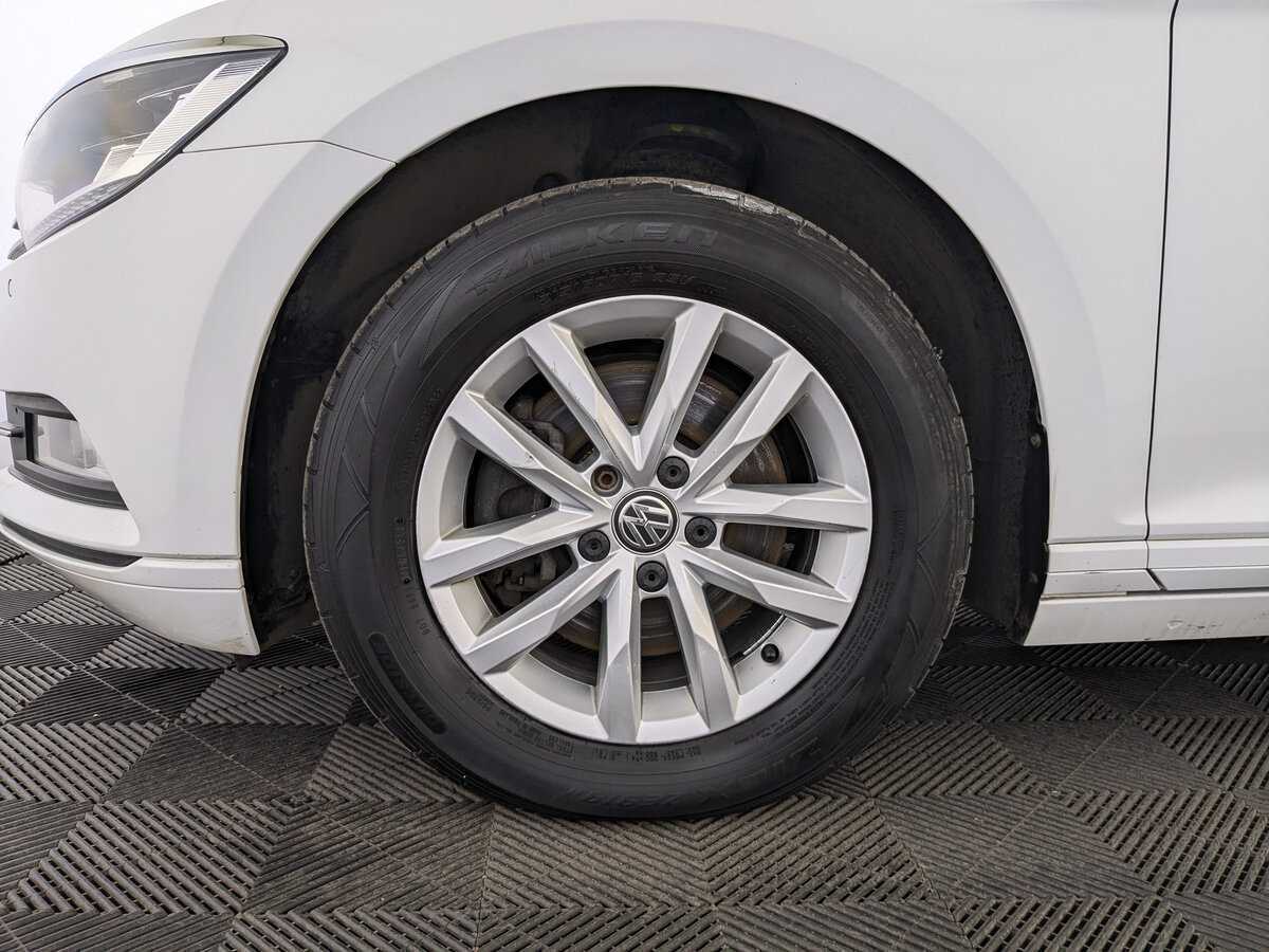 Volkswagen Passat, 2019 Фото №12
