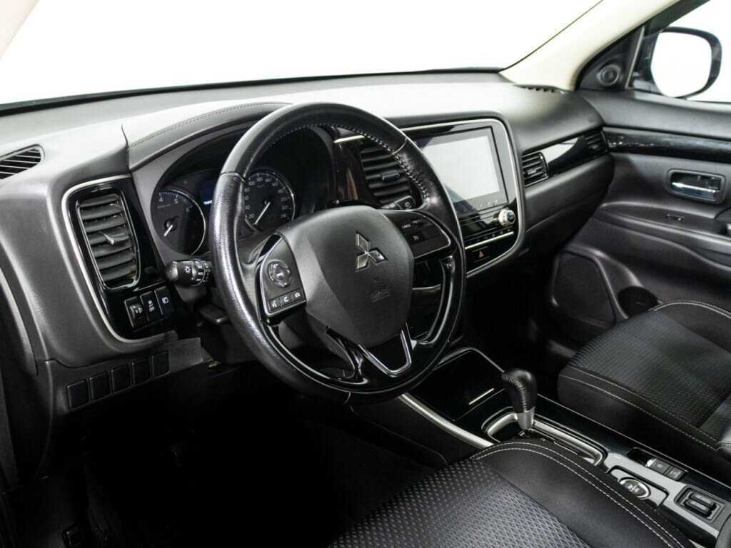 Mitsubishi Outlander, 2021 Фото №11