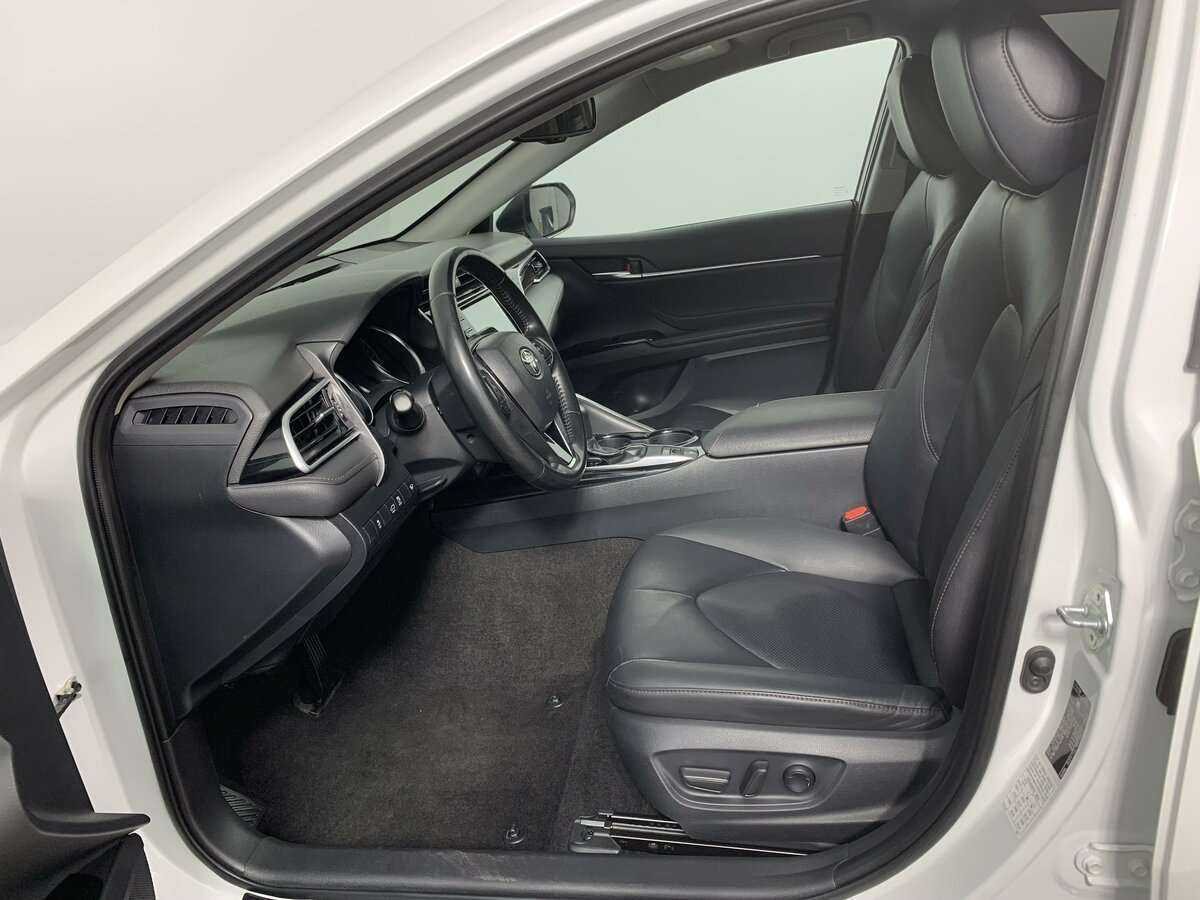 Toyota Camry, 2020 Фото №14