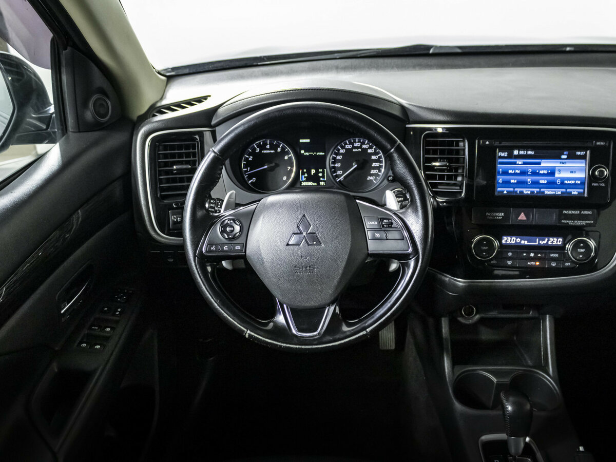Mitsubishi Outlander III Рестайлинг 2, 2015 Фото №10