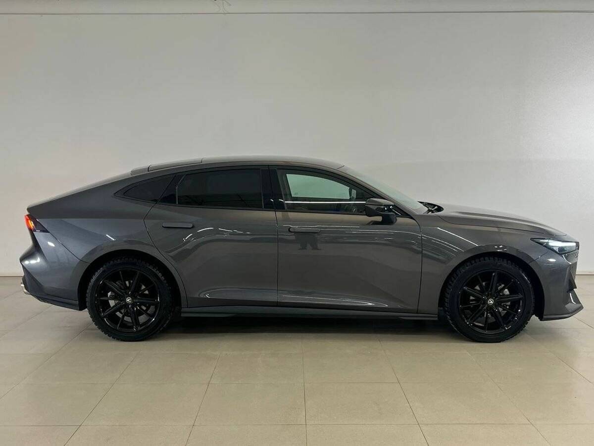 Changan UNI-V, 2023 Фото №8