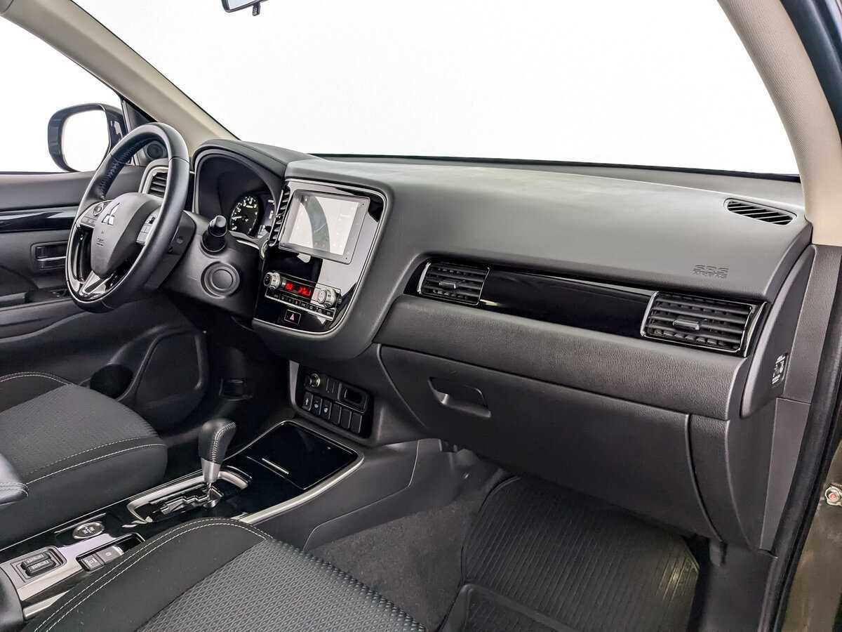 Mitsubishi Outlander, 2021 Фото №9