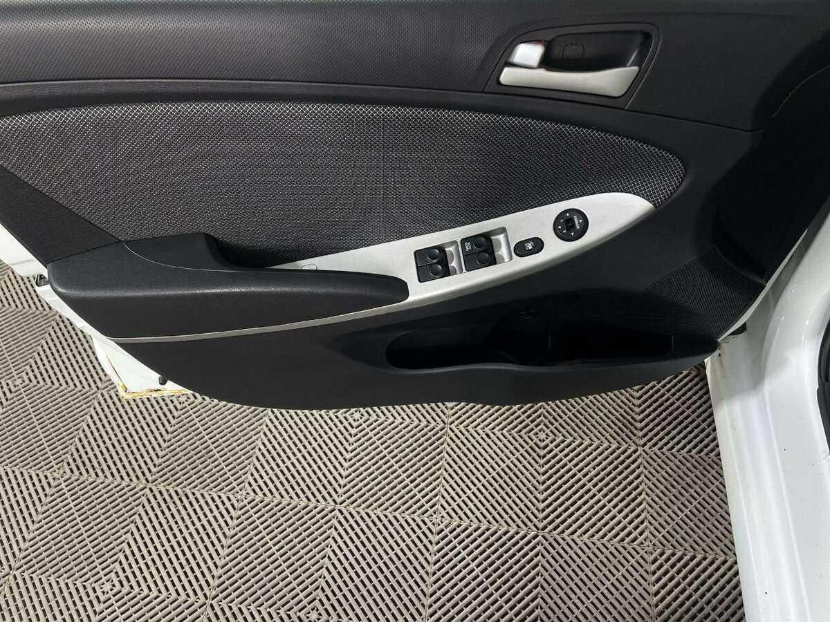 Hyundai Solaris, 2012 Фото №8
