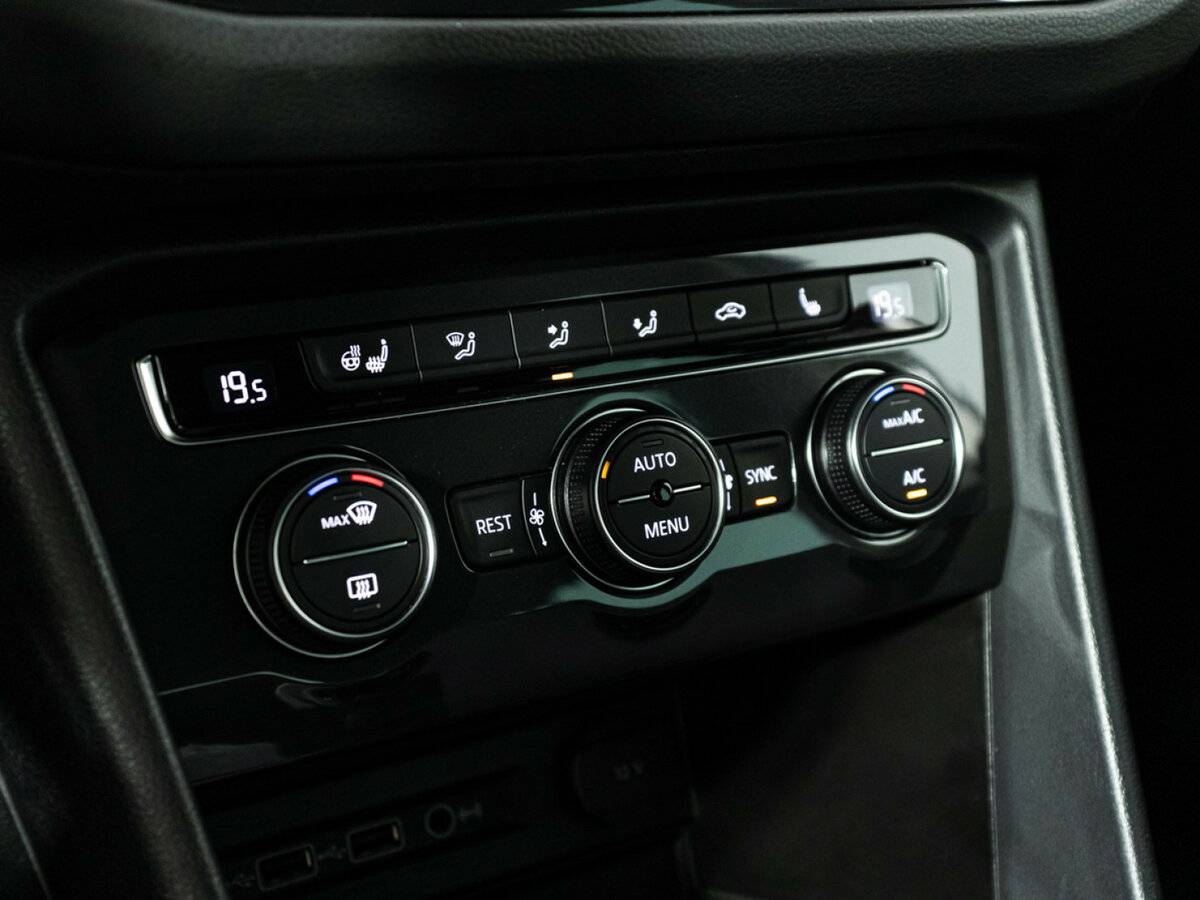 Volkswagen Tiguan II, 2019 Фото №17