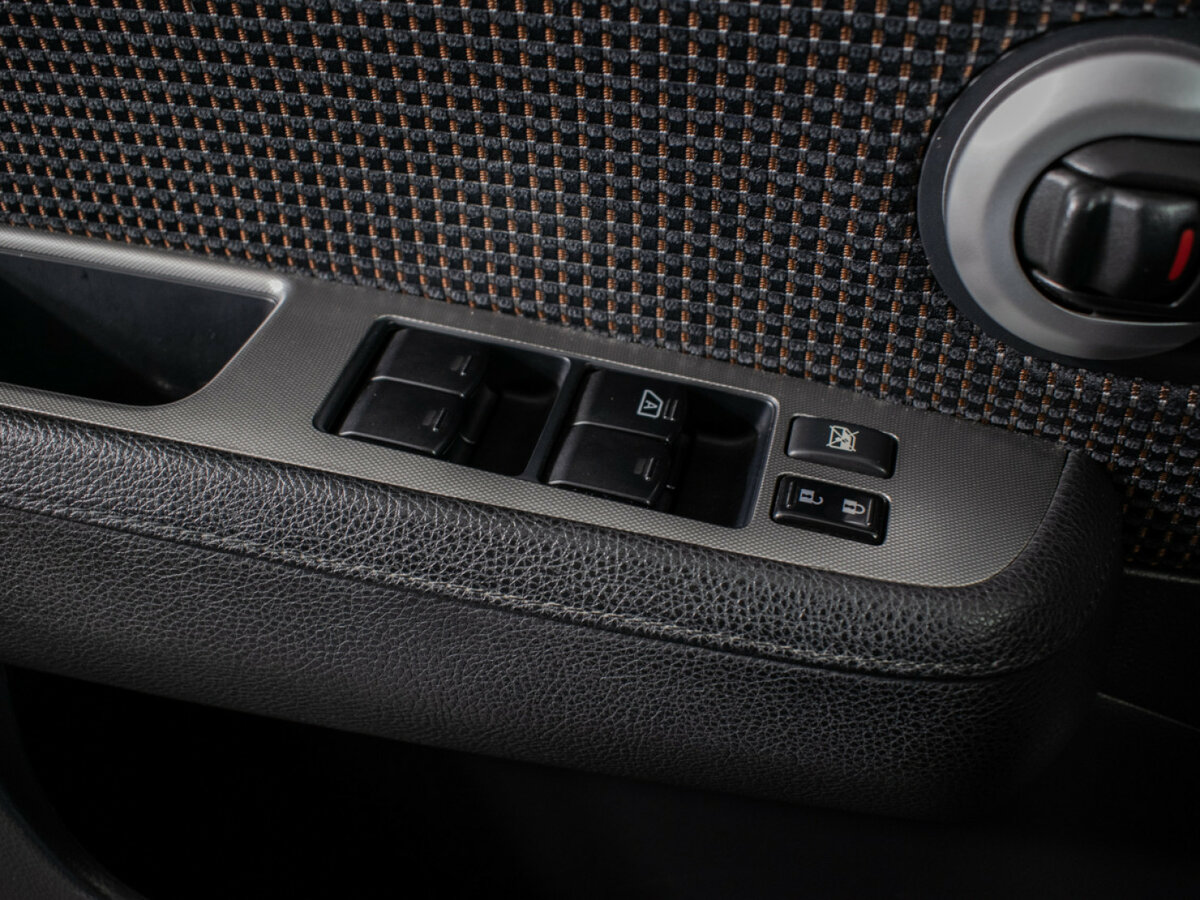 Nissan Tiida I Рестайлинг, 2013 Фото №14