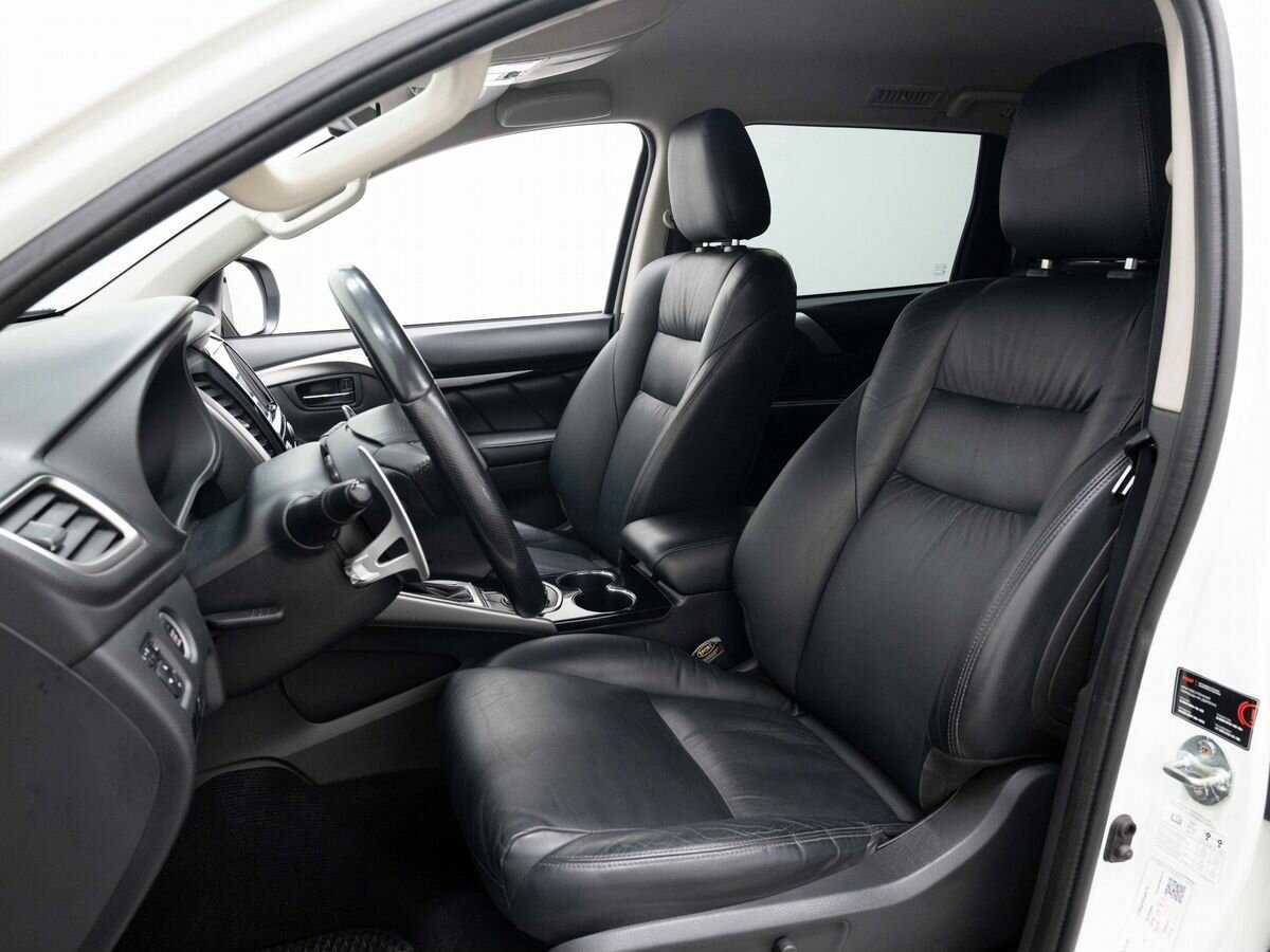 Mitsubishi Pajero Sport, 2017 Фото №8