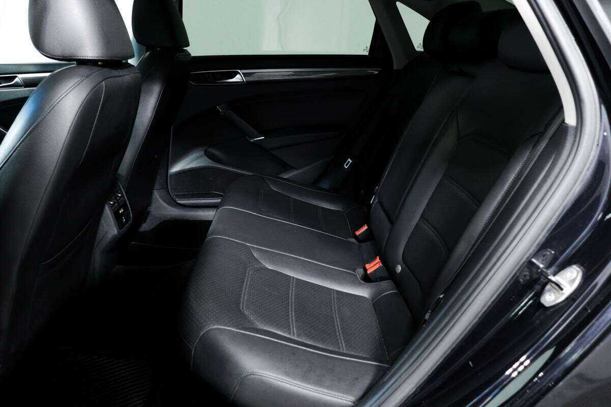 Volkswagen Passat, 2017 Фото №12