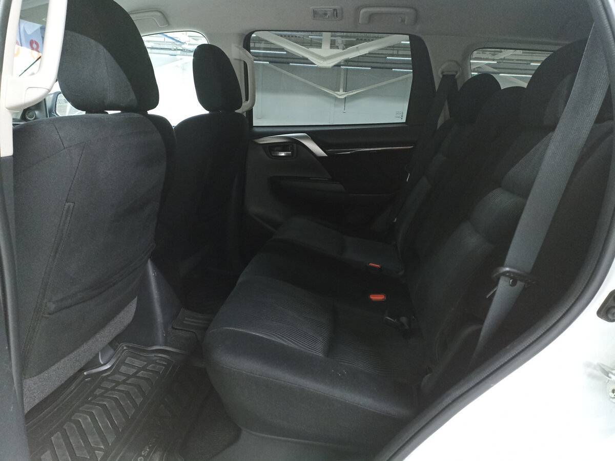 Mitsubishi Pajero Sport, 2018 Фото №12