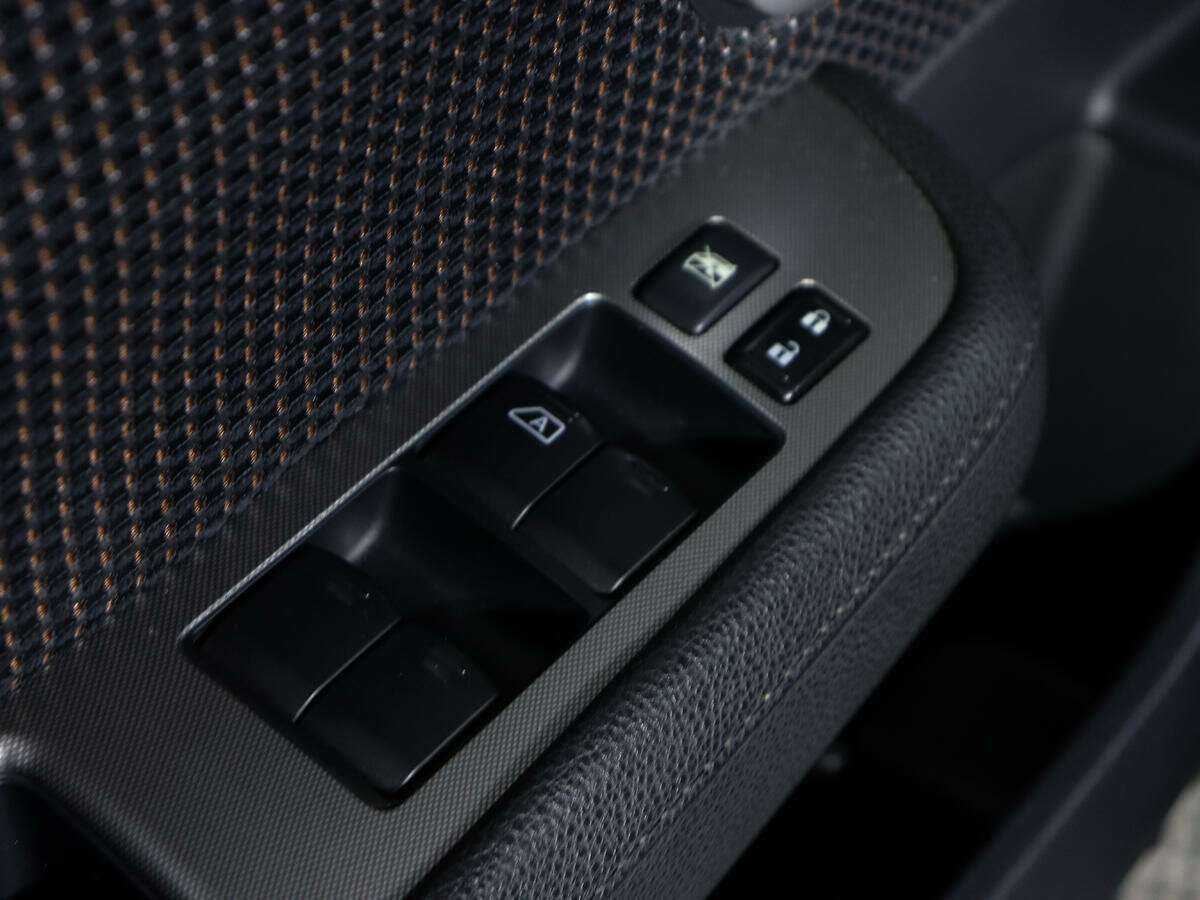 Nissan Tiida, 2012 Фото №16