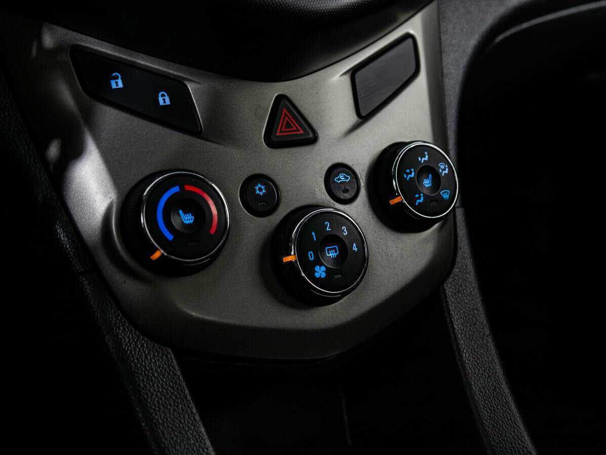 Chevrolet Aveo, 2012 Фото №15