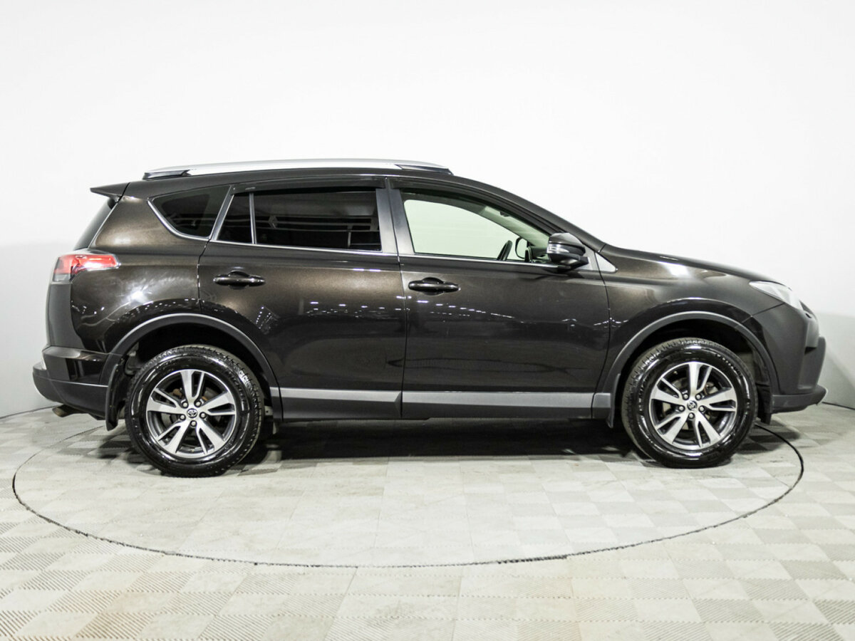 Toyota RAV4 IV (XA40) Рестайлинг, 2016 Фото №4