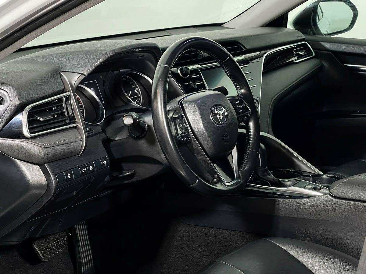 Toyota Camry, 2018 Фото №13