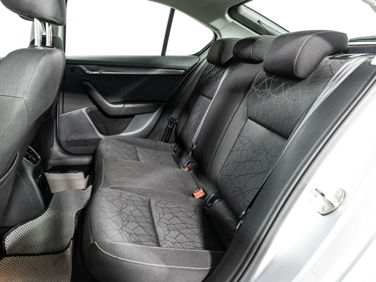 Skoda Octavia III (A7) Рестайлинг, 2020 Фото №10