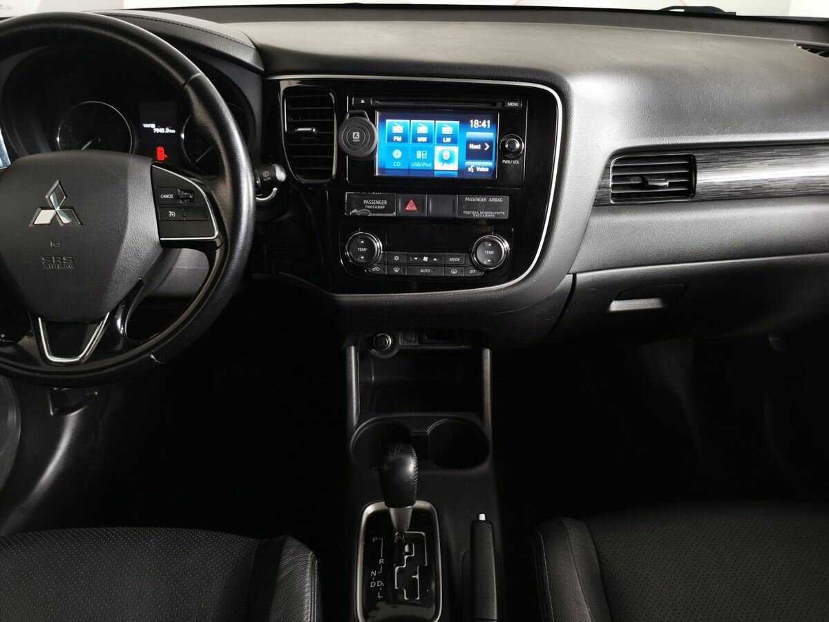 Mitsubishi Outlander, 2016 Фото №11