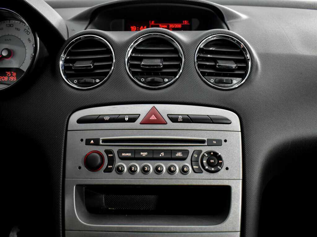 Peugeot 408, 2016 Фото №14