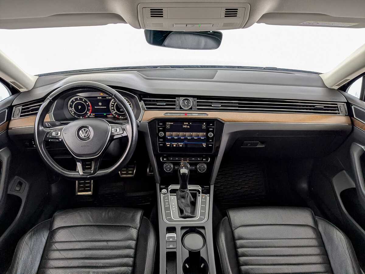 Volkswagen Passat Alltrack, 2018 Фото №14