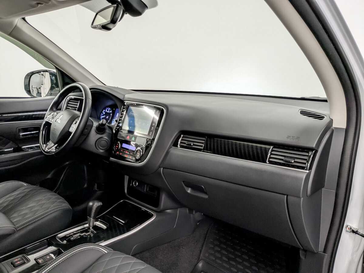 Mitsubishi Outlander, 2022 Фото №11