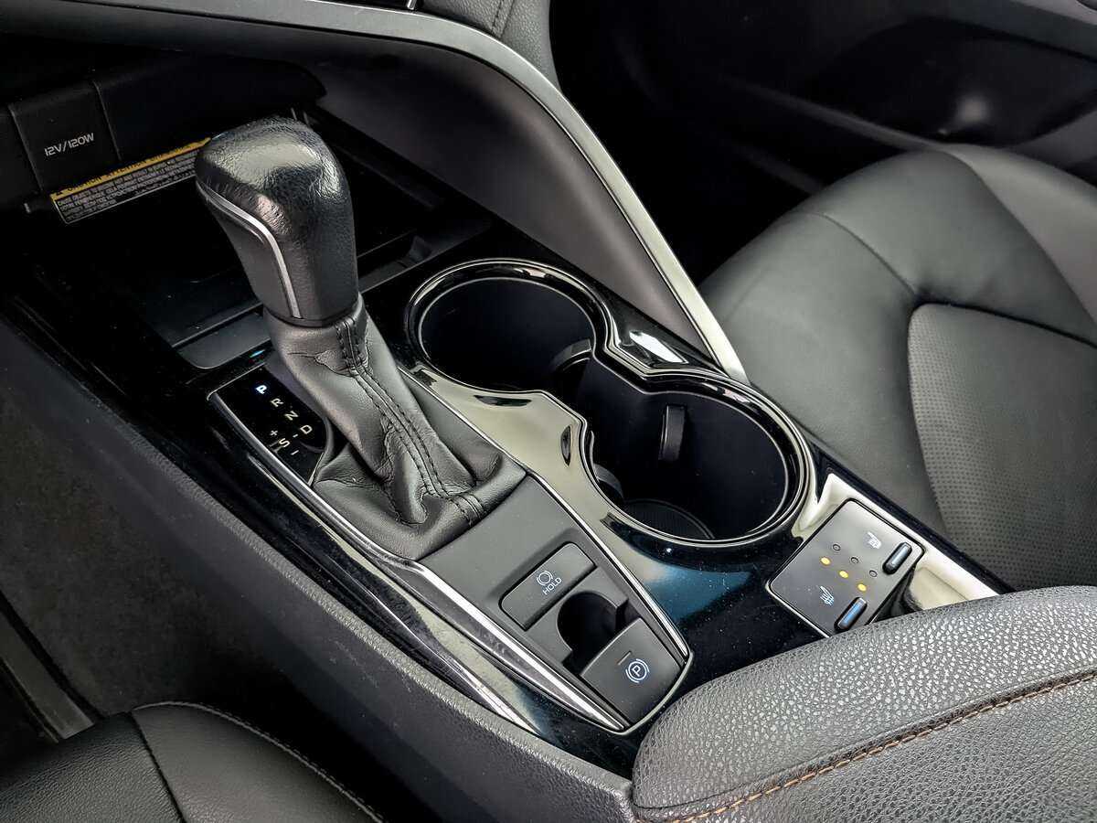 Toyota Camry, 2021 Фото №21