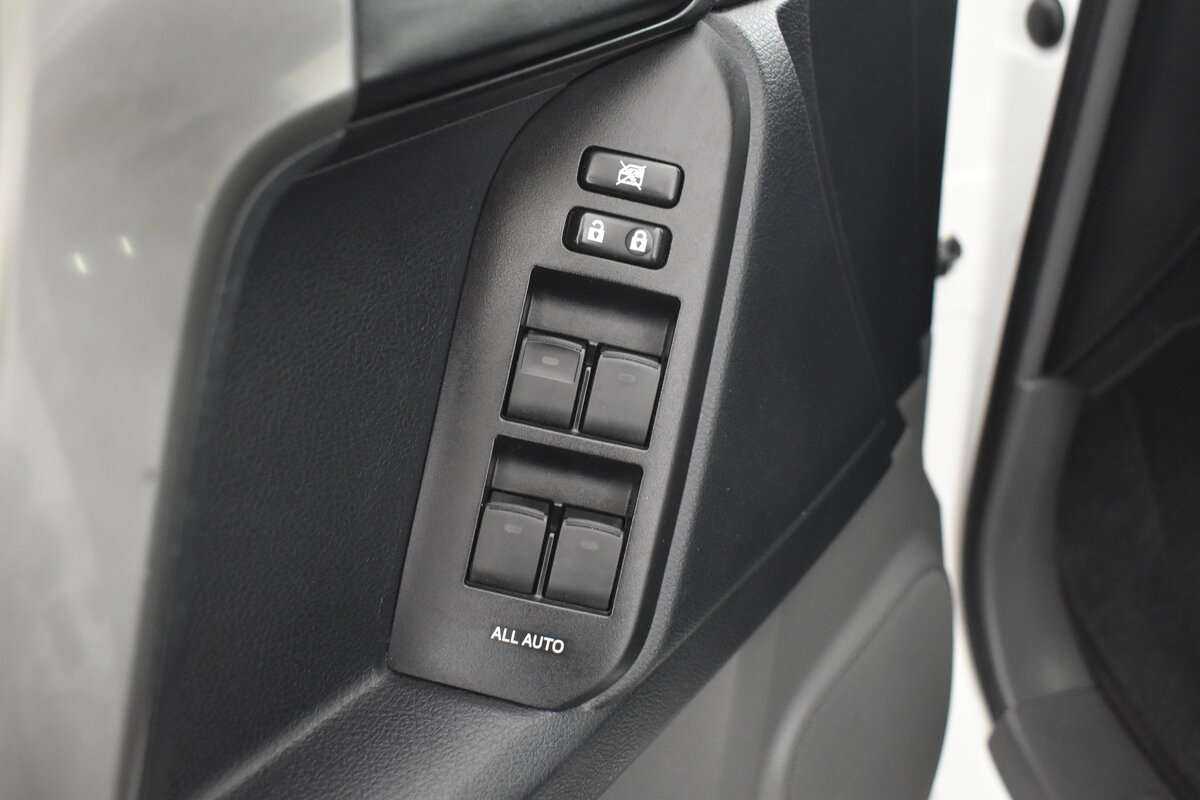 Toyota Land Cruiser Prado, 2012 Фото №8