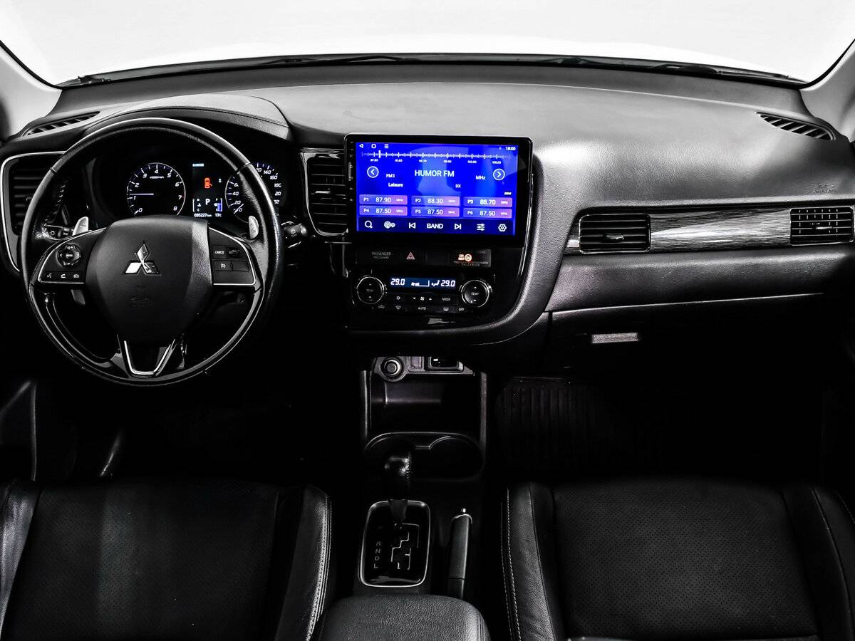 Mitsubishi Outlander III Рестайлинг 2, 2016 Фото №14