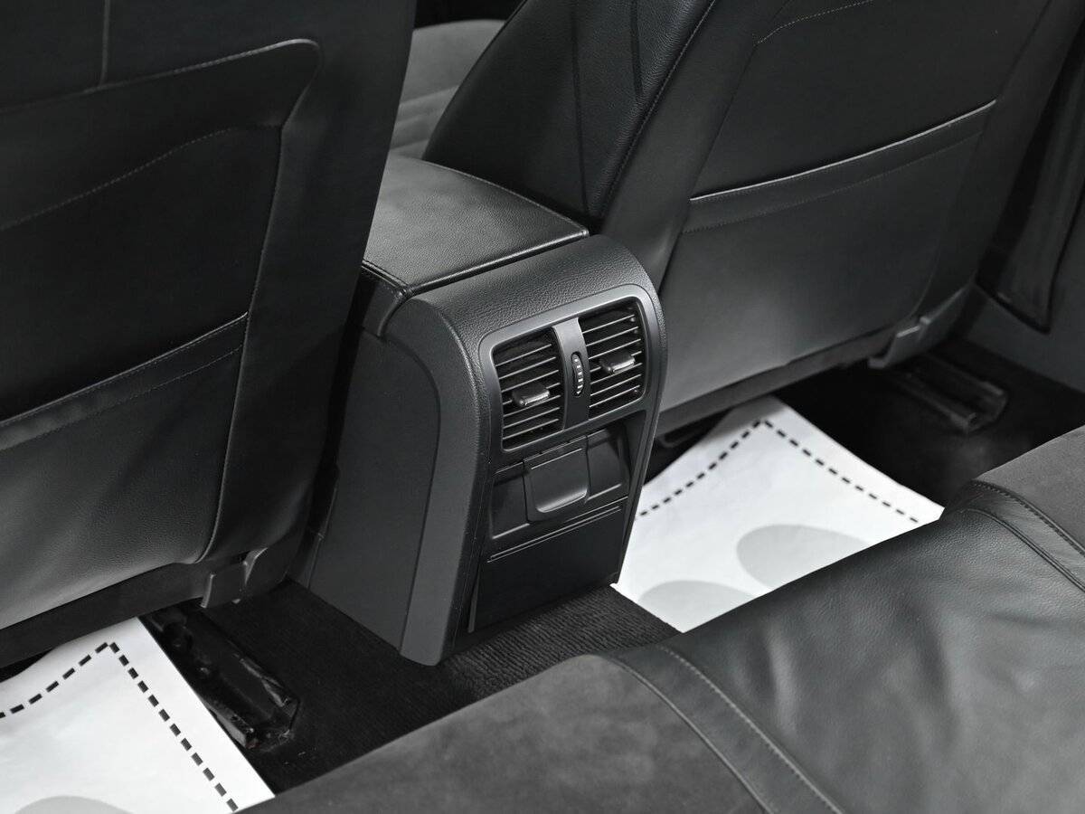 Volkswagen Passat, 2012 Фото №15