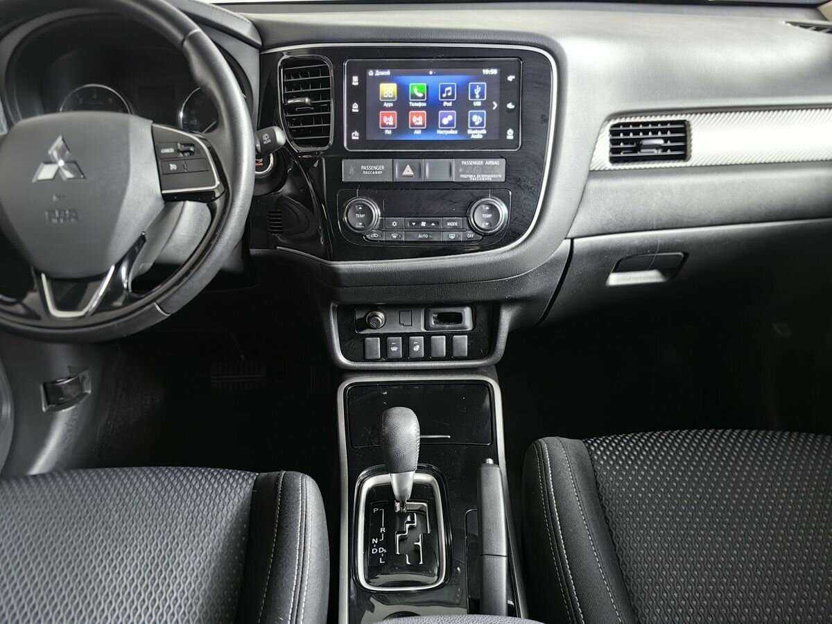 Mitsubishi Outlander, 2018 Фото №11