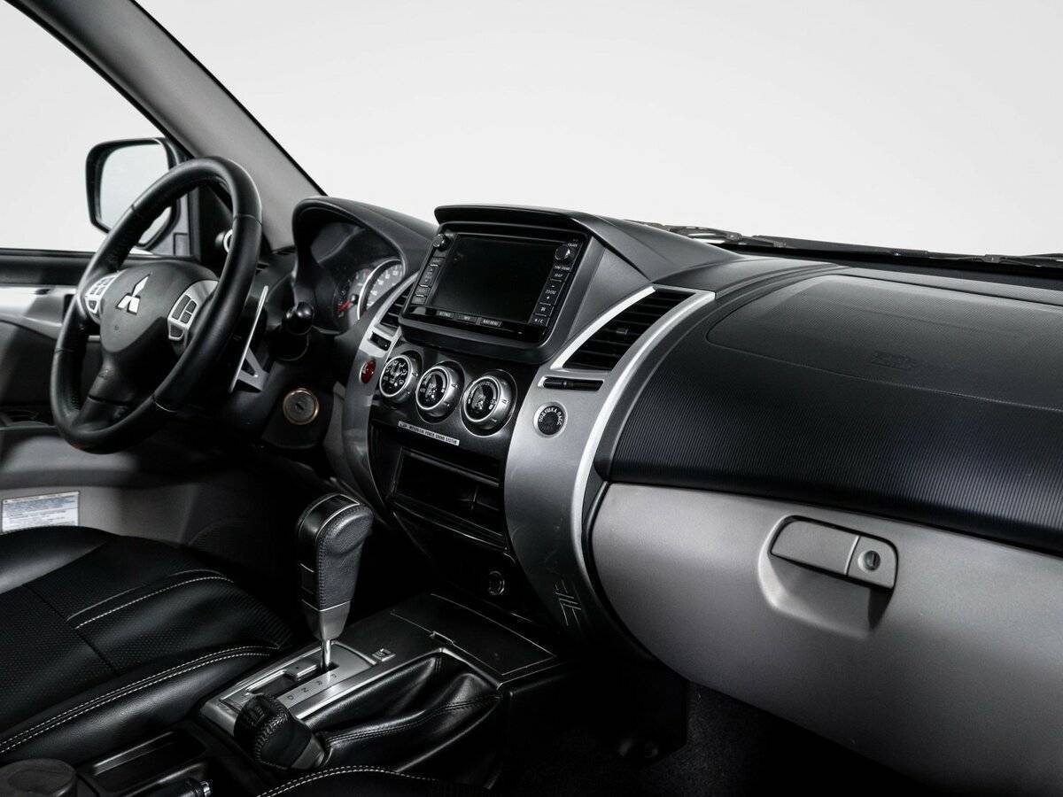 Mitsubishi Pajero Sport, 2013 Фото №9