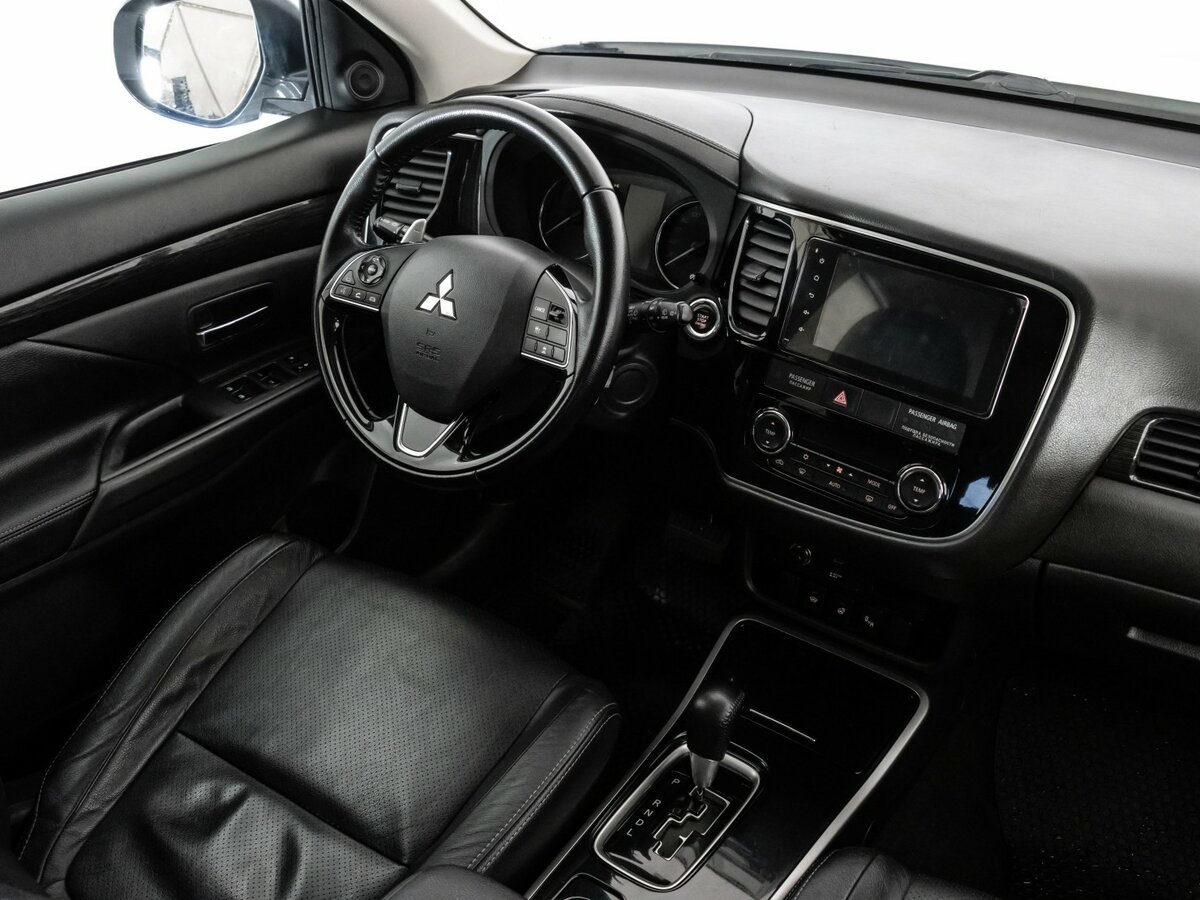 Mitsubishi Outlander III Рестайлинг 2, 2017 Фото №7