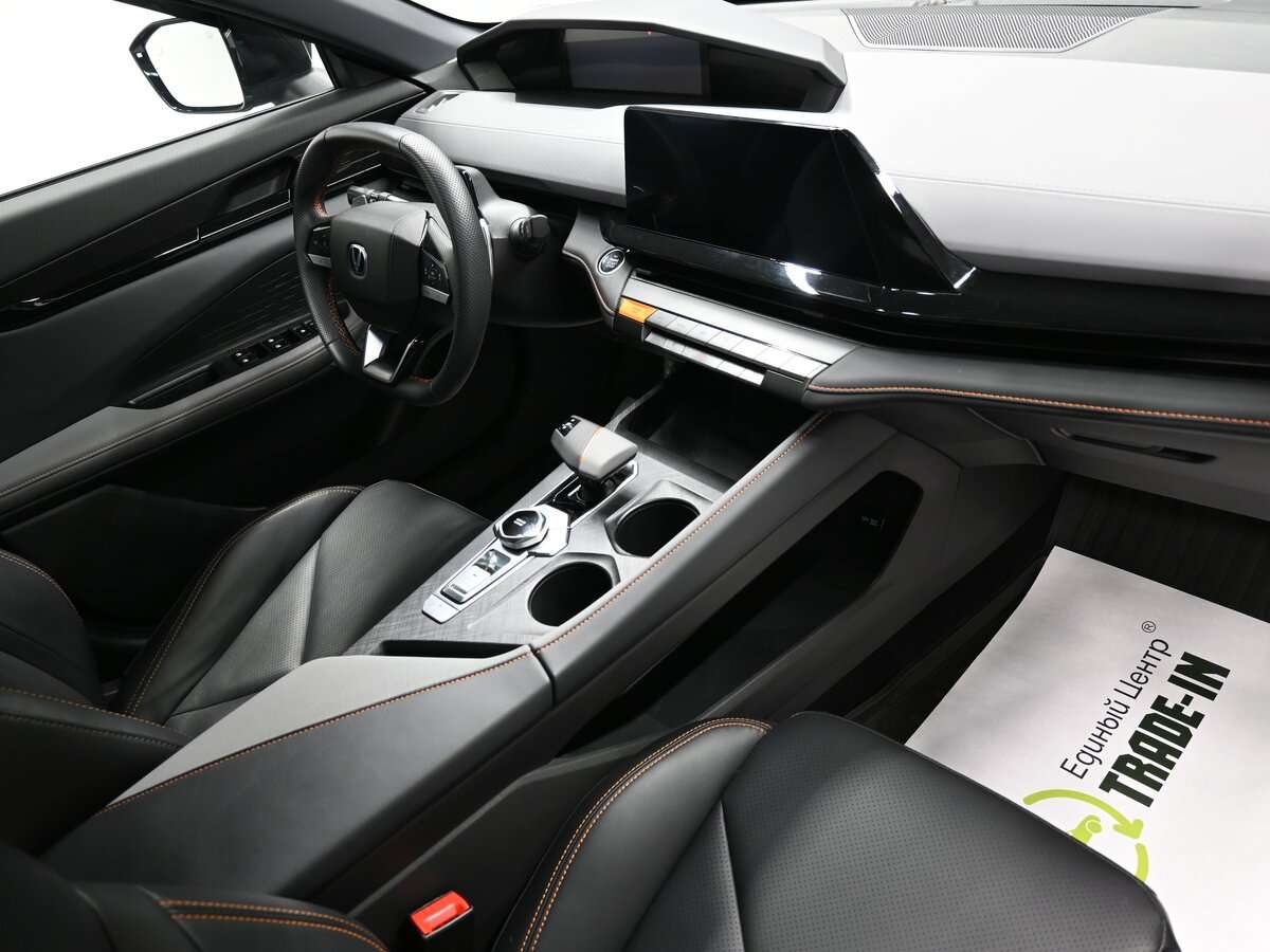 Changan UNI-V, 2023 Фото №13