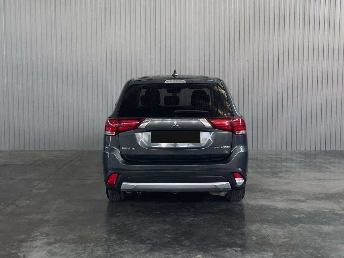 Mitsubishi Outlander, 2018 Фото №6