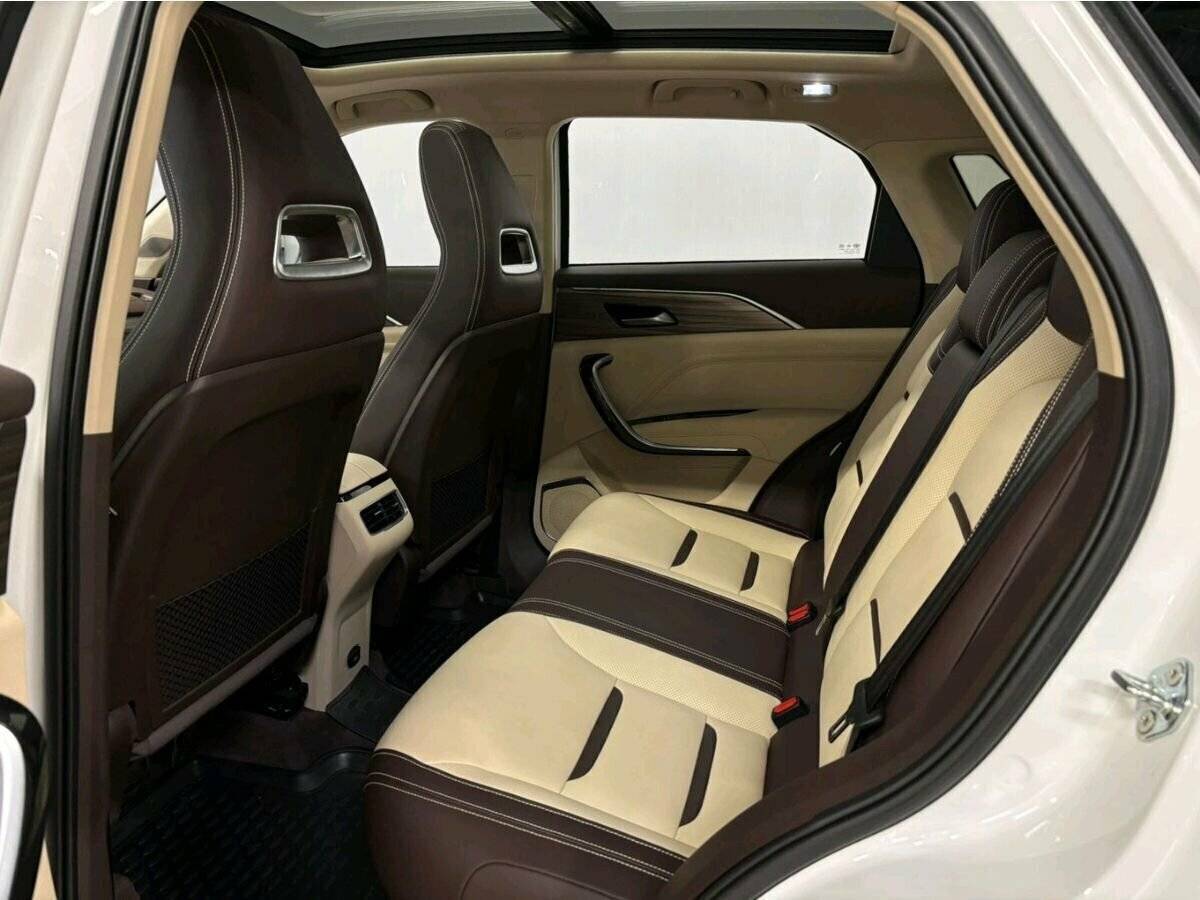 FAW Bestune T77, 2023 Фото №17