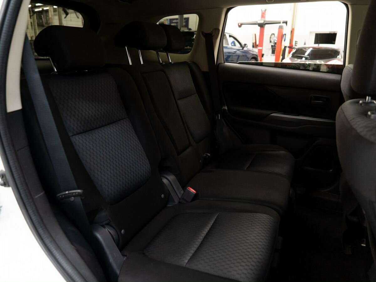 Mitsubishi Outlander, 2015 Фото №11