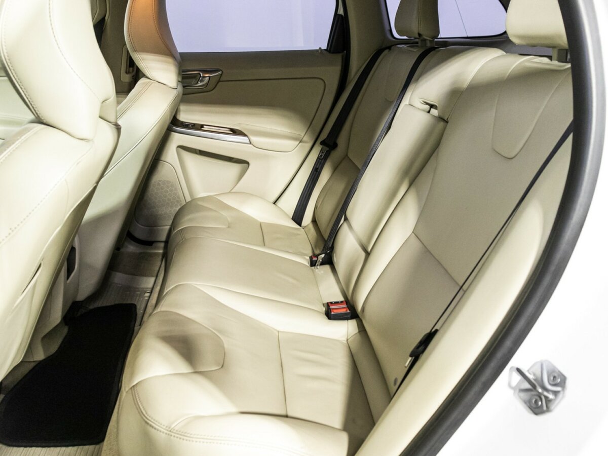 Volvo XC60 I Рестайлинг, 2016 Фото №10