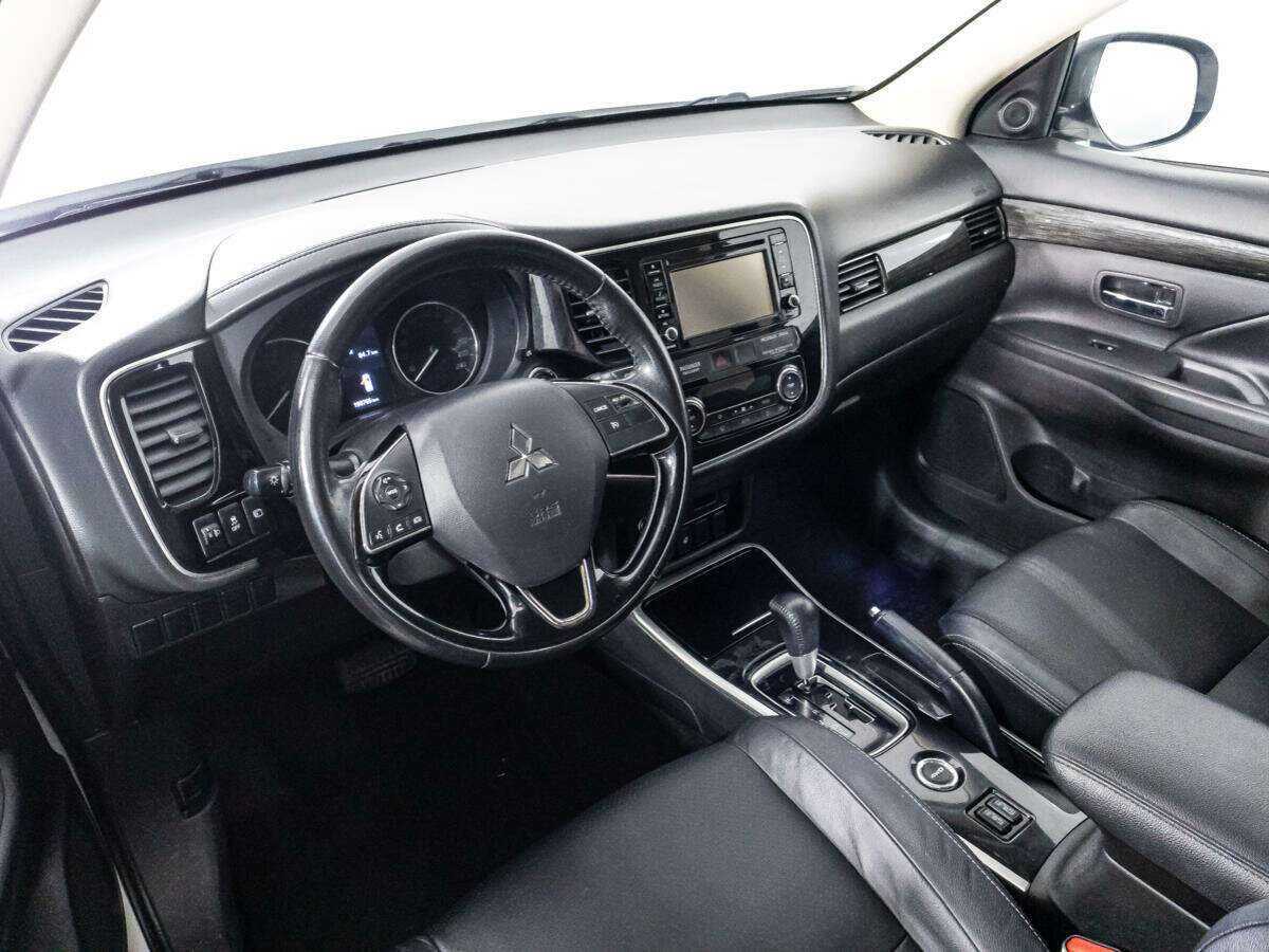 Mitsubishi Outlander, 2017 Фото №11