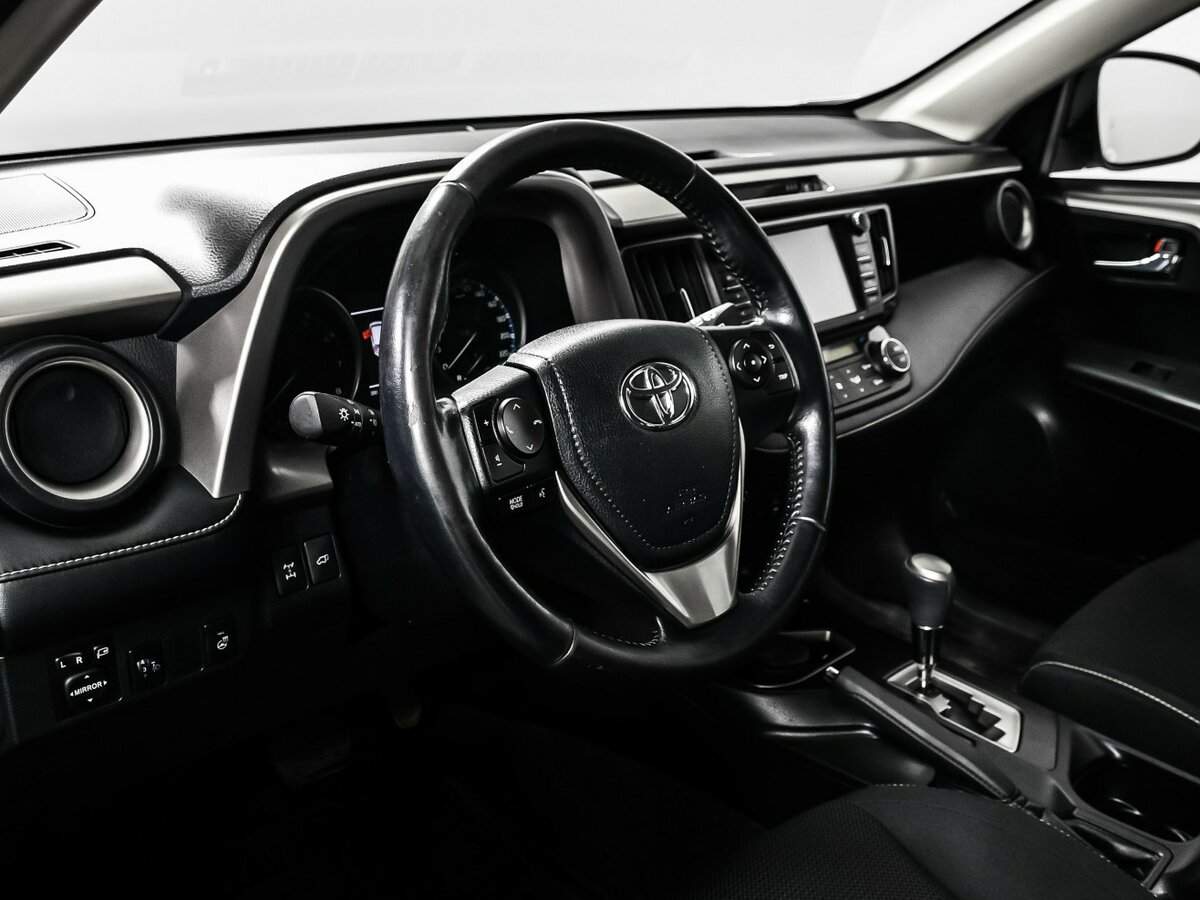 Toyota RAV4, 2017 Фото №12