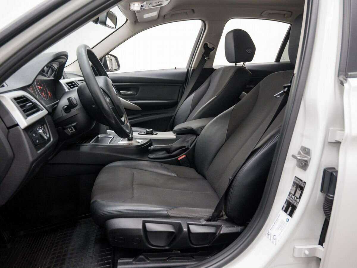 BMW 3 серии 318i, 2016 Фото №14