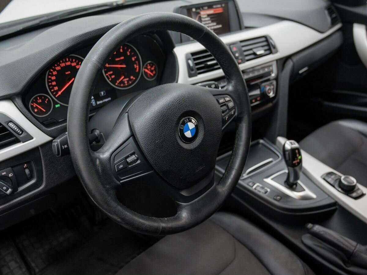 BMW 3 серии 318i, 2016 Фото №17
