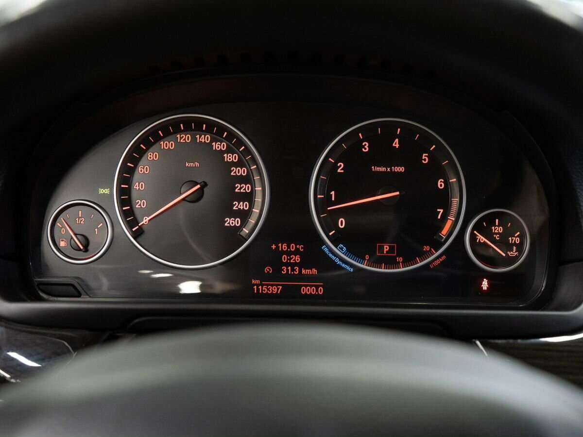 BMW 5 серии 535i xDrive, 2012 Фото №10