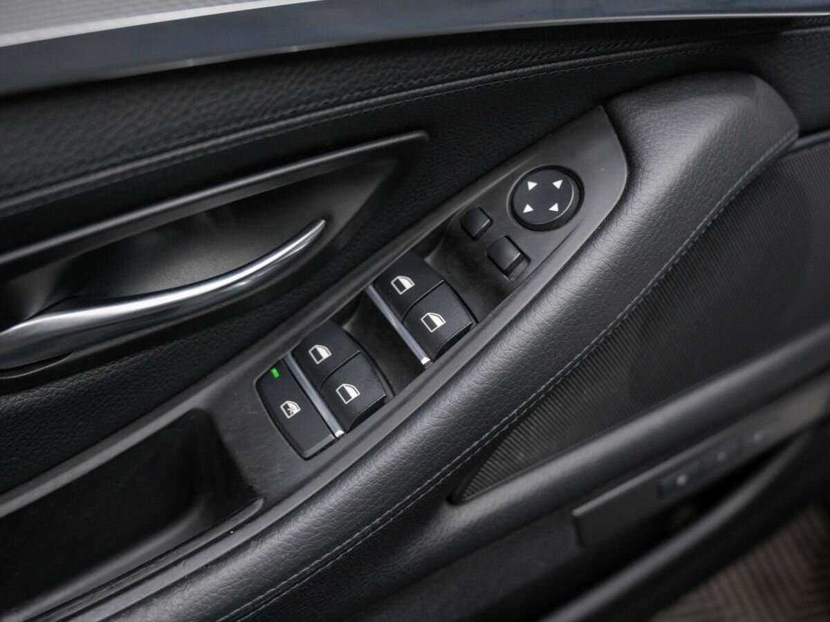 BMW 5 серии 528i xDrive, 2014 Фото №12