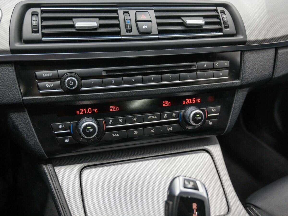 BMW 5 серии 528i xDrive, 2014 Фото №21