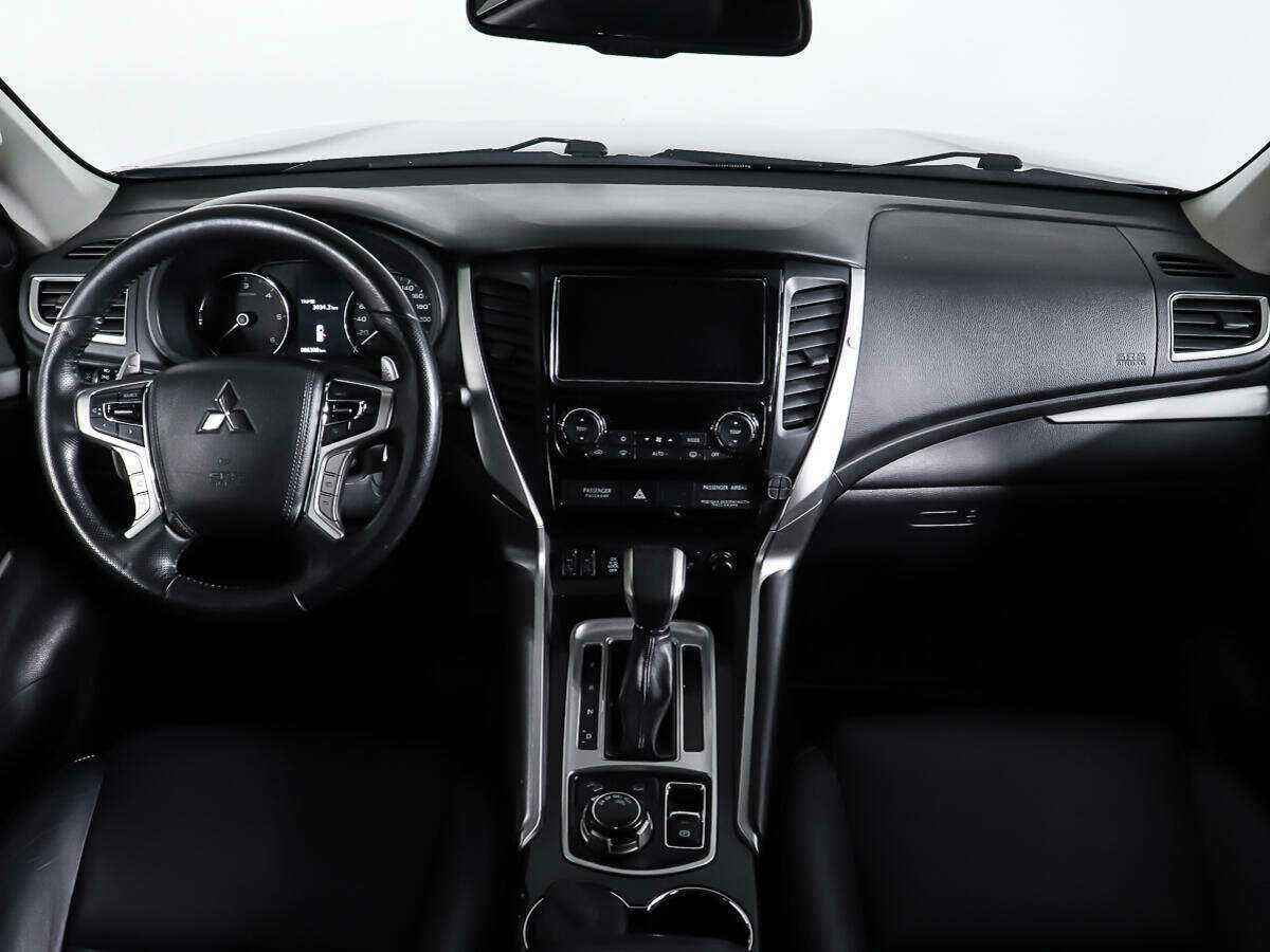 Mitsubishi Pajero Sport, 2018 Фото №11