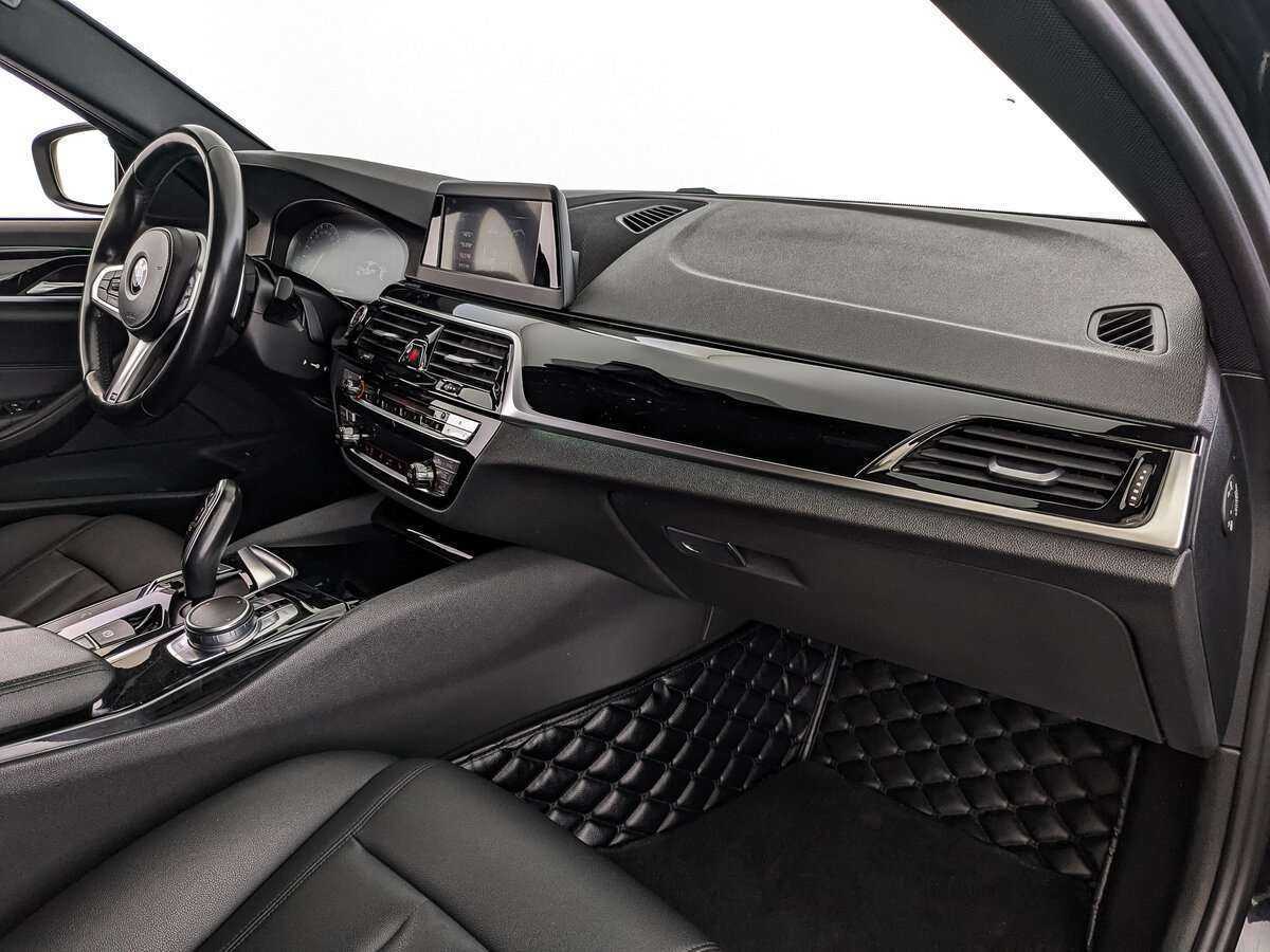 BMW 5 серии 520d xDrive, 2017 Фото №9